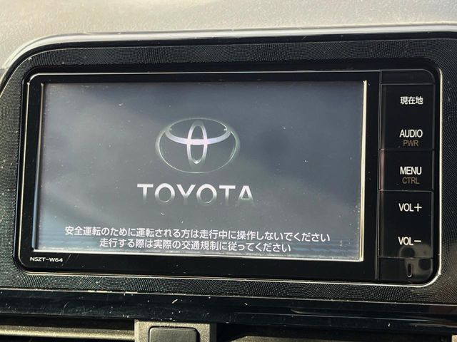 Toyota Sienta 4