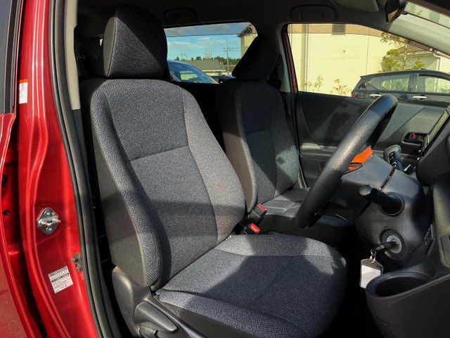 Toyota Sienta 7