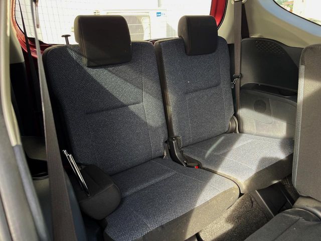 Toyota Sienta 9