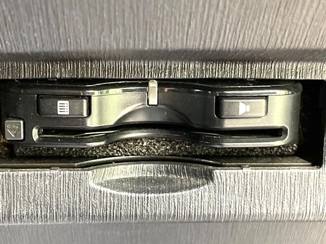Toyota Prius α 6
