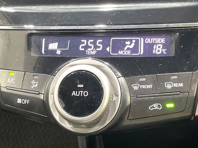Toyota Prius α 7