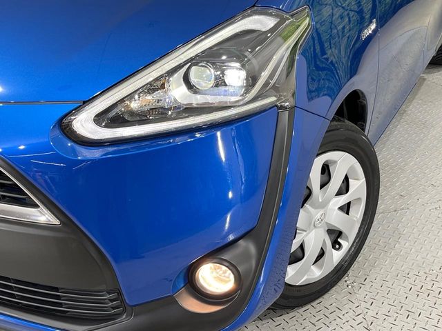Toyota Sienta 12