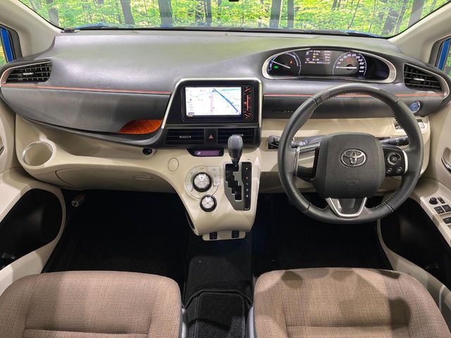 Toyota Sienta 2