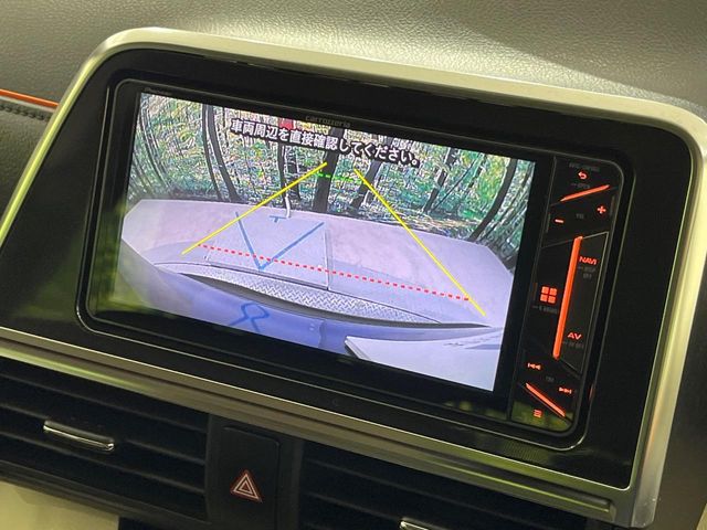 Toyota Sienta 5