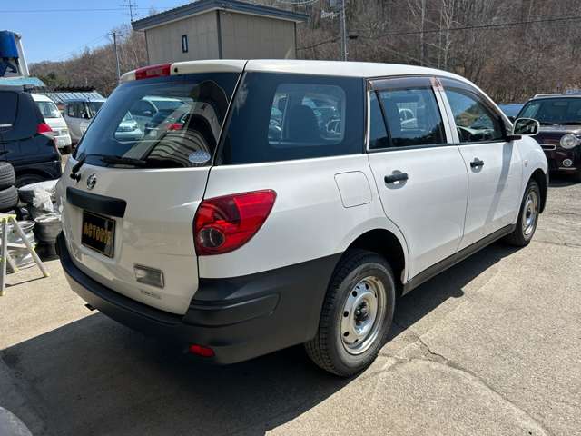 Nissan AD 7