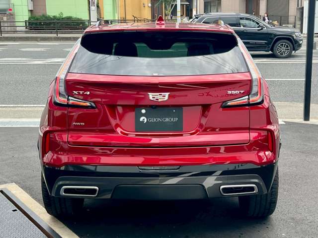 Cadillac XT4 8