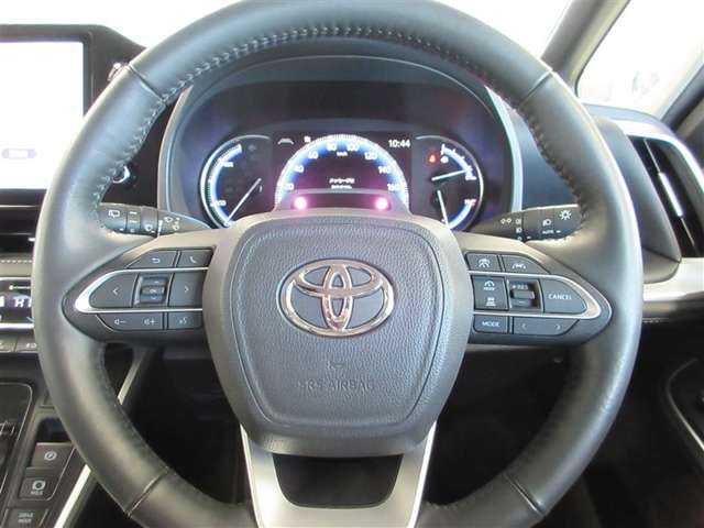 Toyota Noah 11