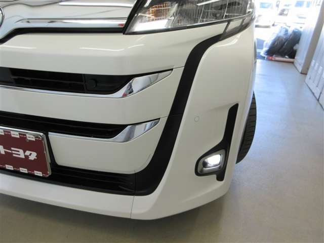 Toyota Noah 8