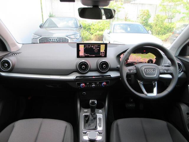 Audi Q2 11