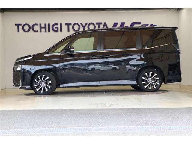 Toyota Voxy 2