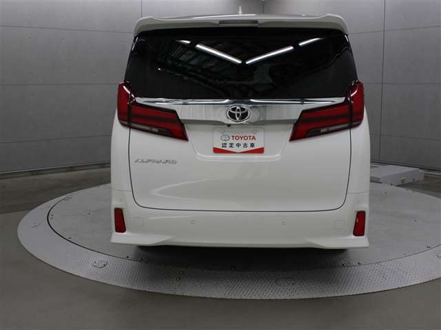 Toyota Alphard 5