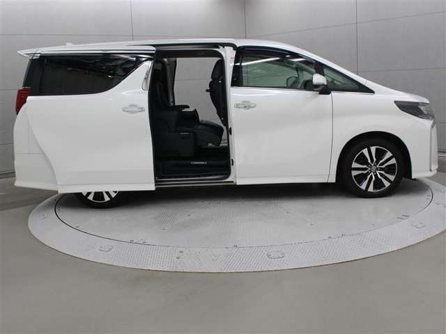 Toyota Alphard 6