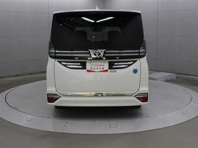 Toyota Voxy 5