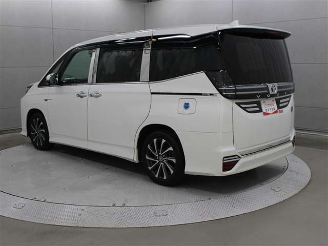 Toyota Voxy 6