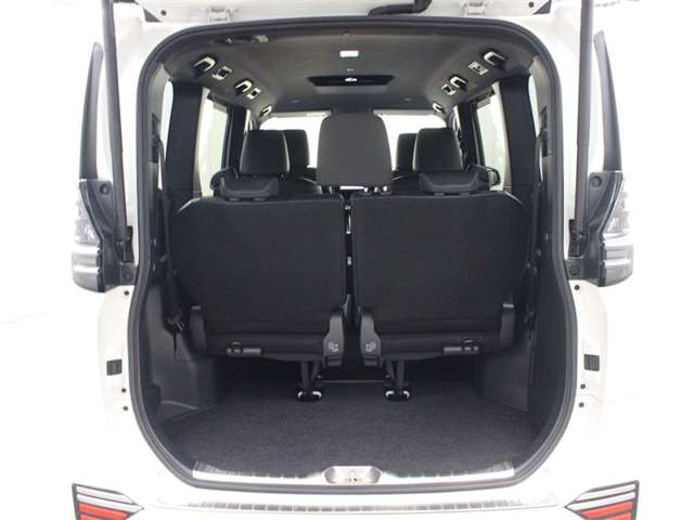 Toyota Voxy 9