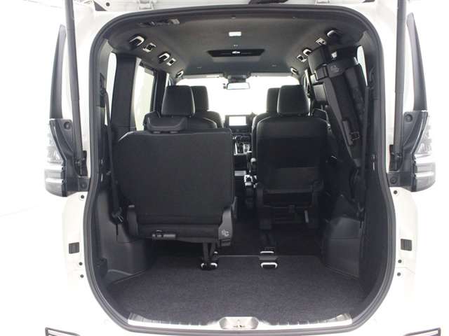 Toyota Voxy 10