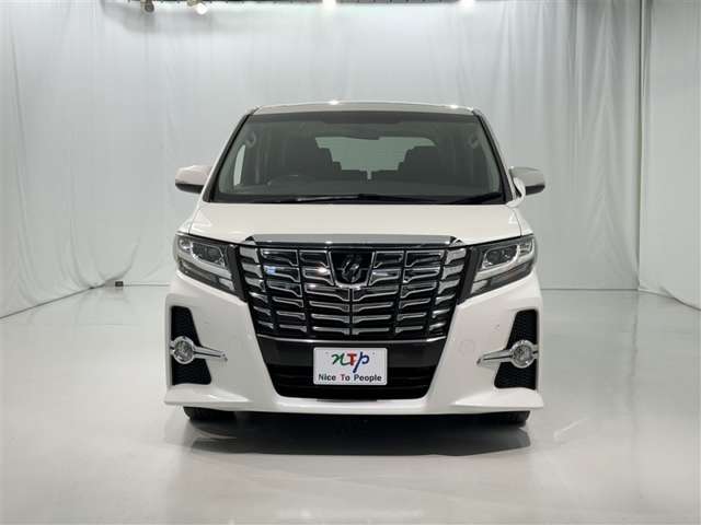 Toyota Alphard 4