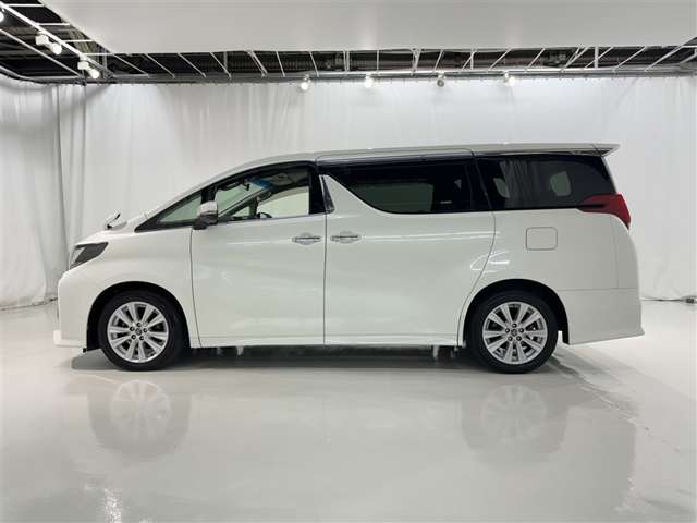 Toyota Alphard 5