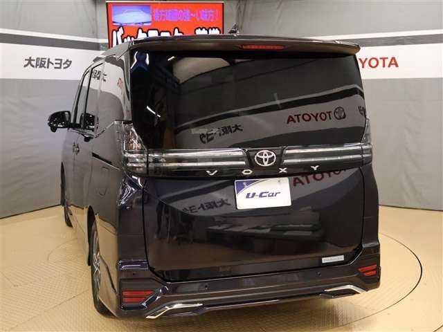 Toyota Voxy 4