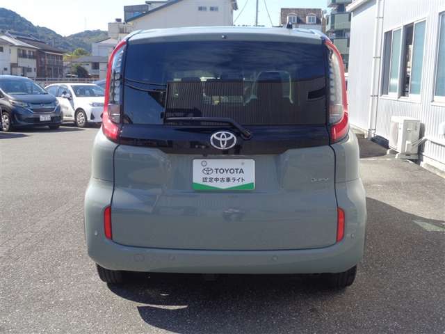 Toyota Sienta 6