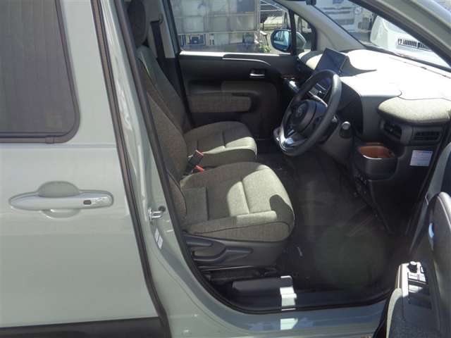 Toyota Sienta 10