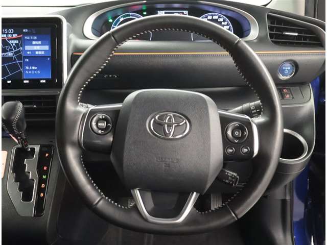 Toyota Sienta 6