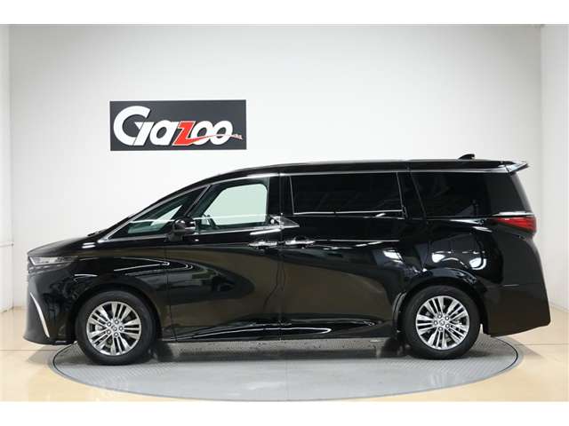 Toyota Alphard 3