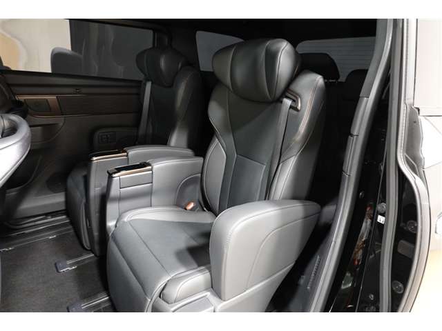Toyota Alphard 7
