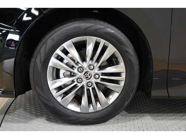 Toyota Alphard 9