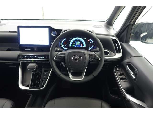 Toyota Noah 4