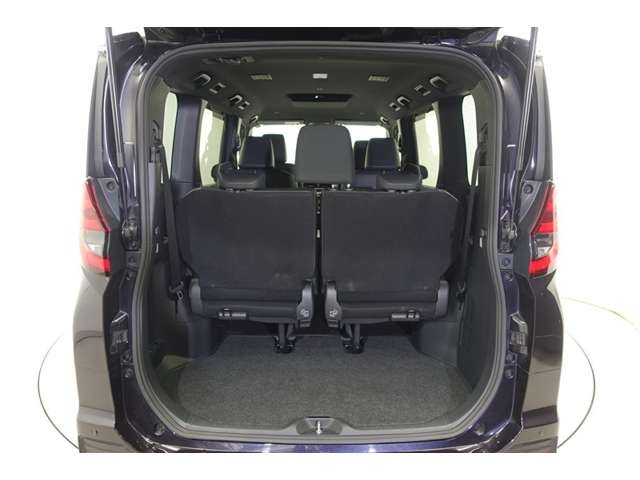 Toyota Noah 8