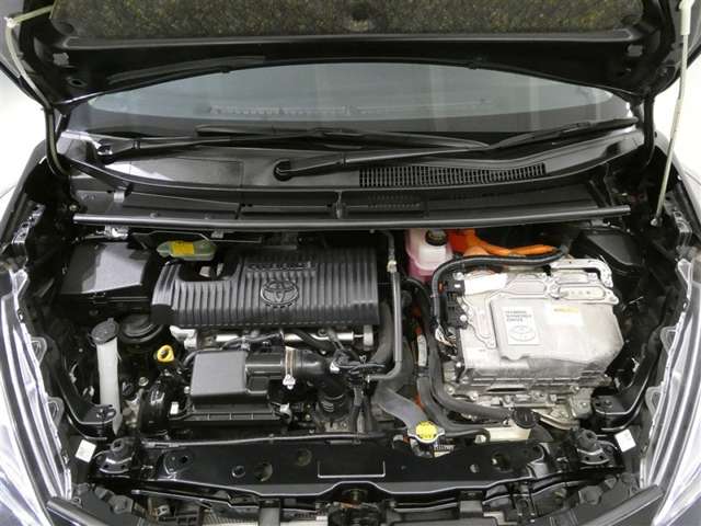 Toyota Sienta 11