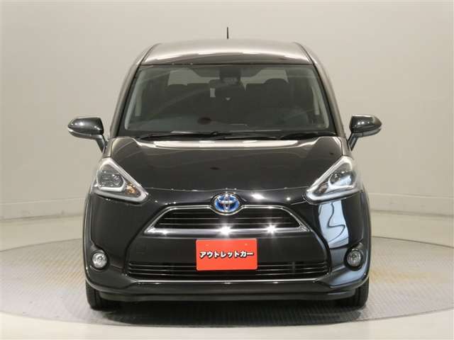 Toyota Sienta 3