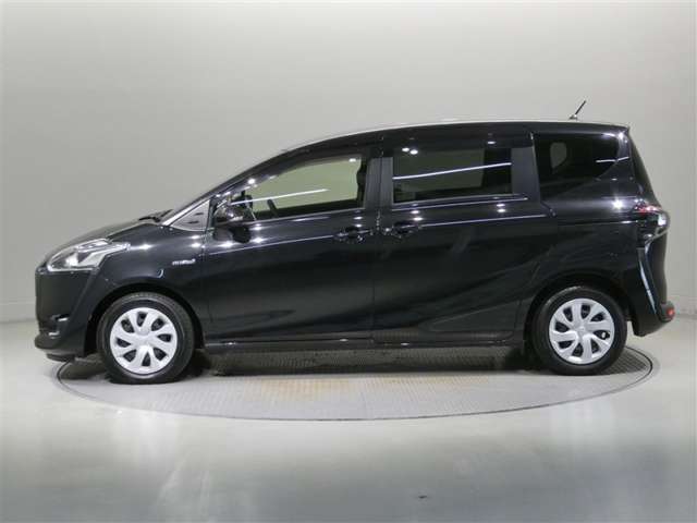 Toyota Sienta 4