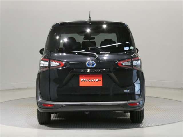 Toyota Sienta 6
