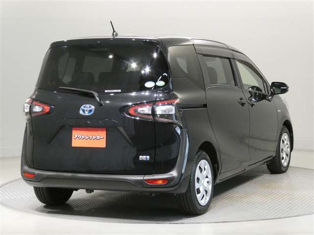 Toyota Sienta 7