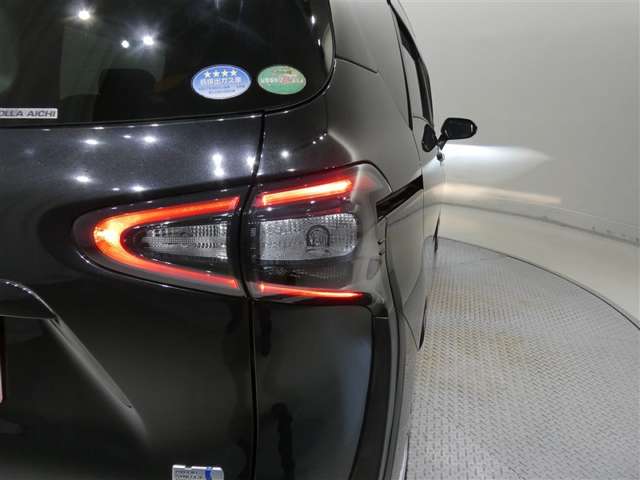Toyota Sienta 10