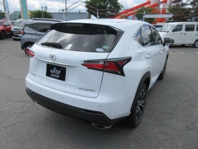 Lexus NX 9