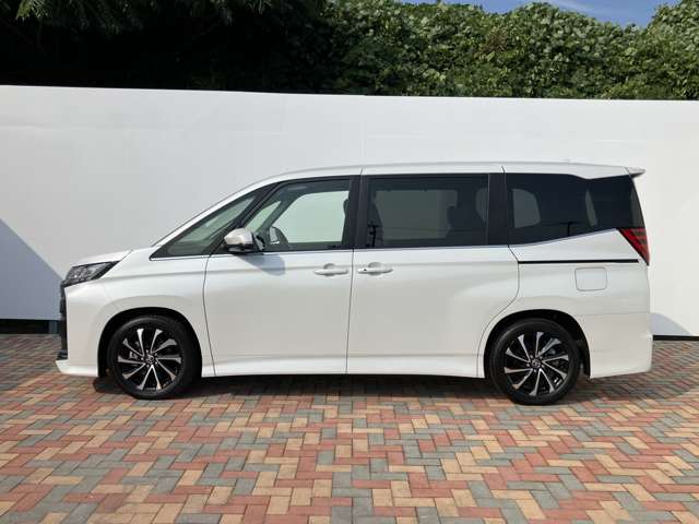 Toyota Noah 5