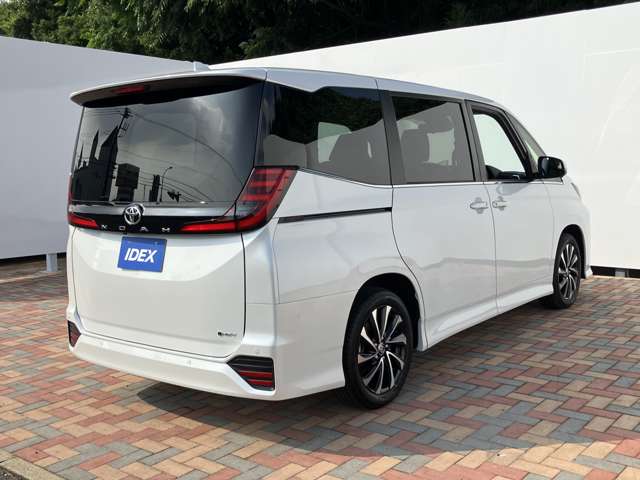 Toyota Noah 6