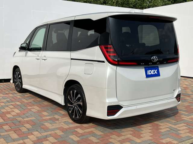 Toyota Noah 8