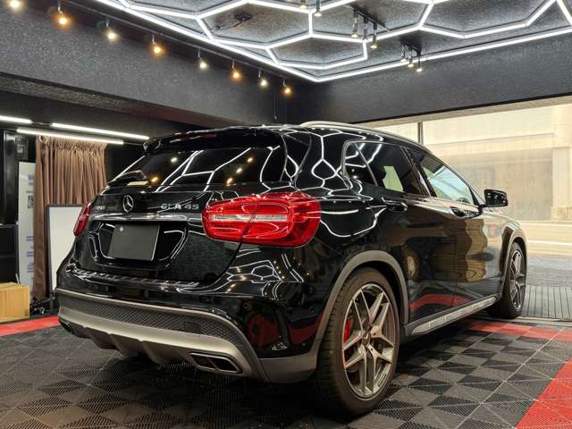 Mercedes-Benz GLA-Class 2