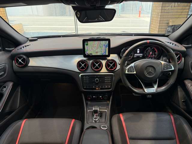 Mercedes-Benz GLA-Class 6