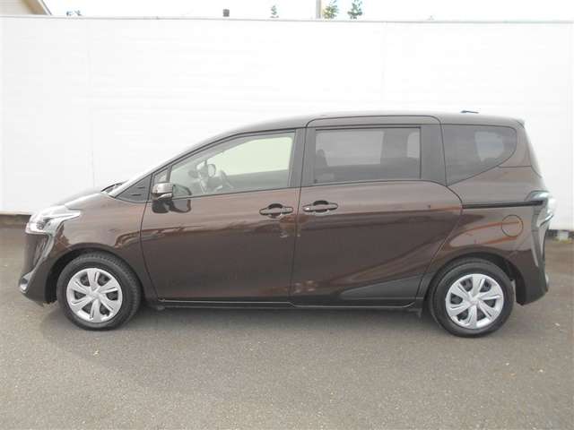 Toyota Sienta 7