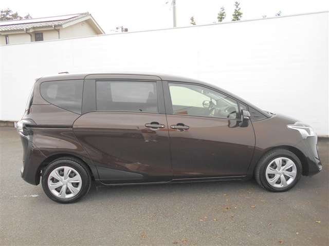 Toyota Sienta 8