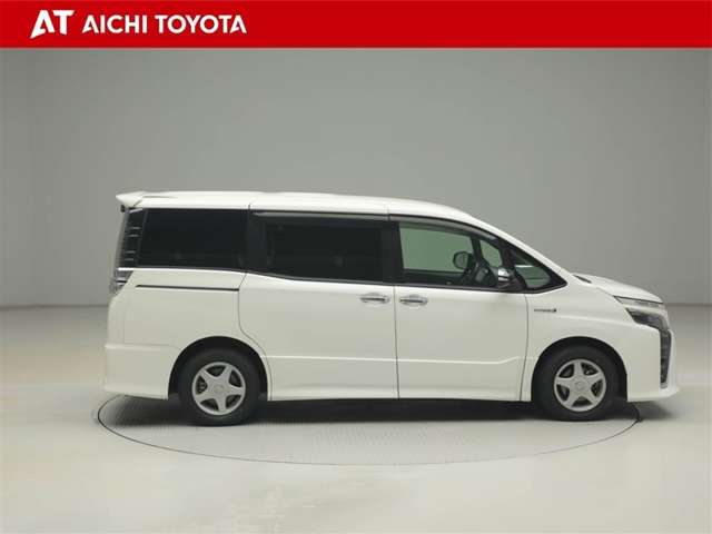 Toyota Voxy 7