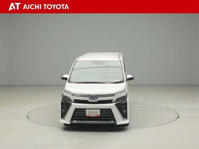 Toyota Voxy 9