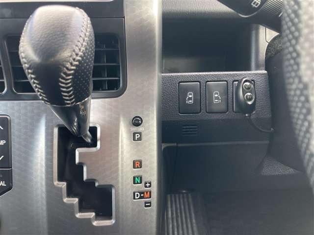 Toyota Voxy 11