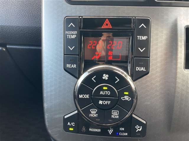 Toyota Voxy 12