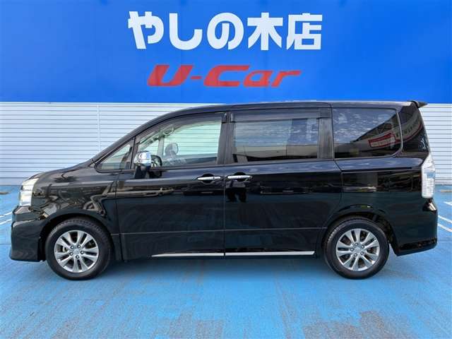 Toyota Voxy 2